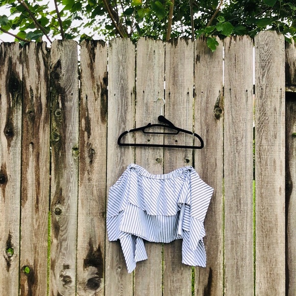 (NWT) Boohoo Petite Ruffle Bardot Top - Picture 2 of 6